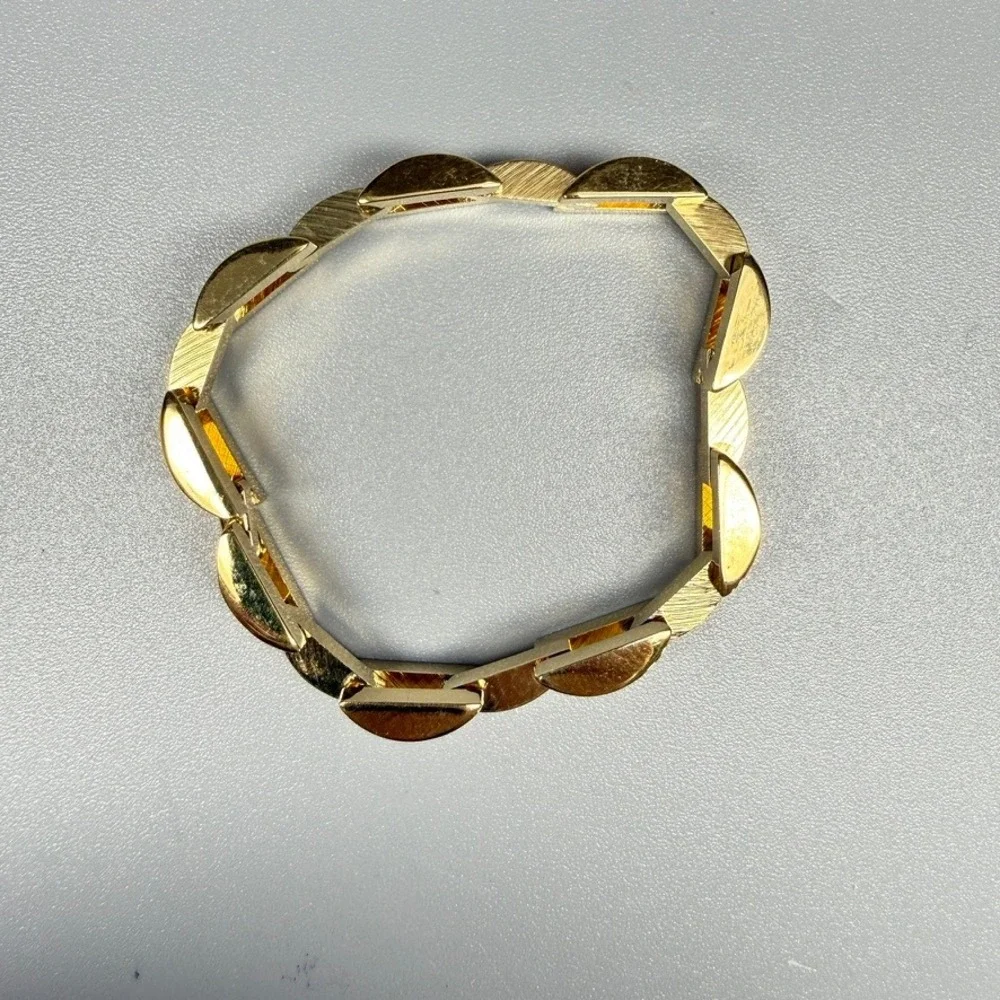 N/A gold tone